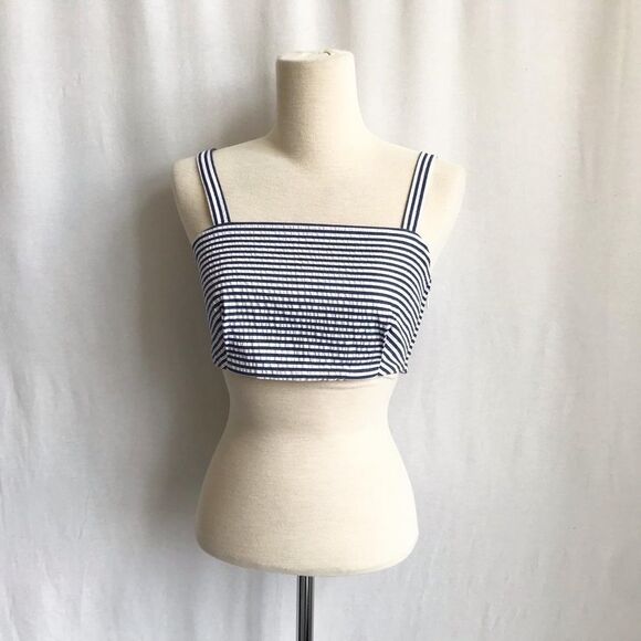 Club Monaco stripe seersucker crop top size 00 - Picture 2 of 11